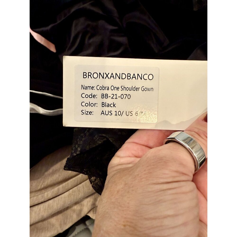 Bronx and Banco Cobra One Shoulder Gown NWT - Size 6 - Picture 4 of 11